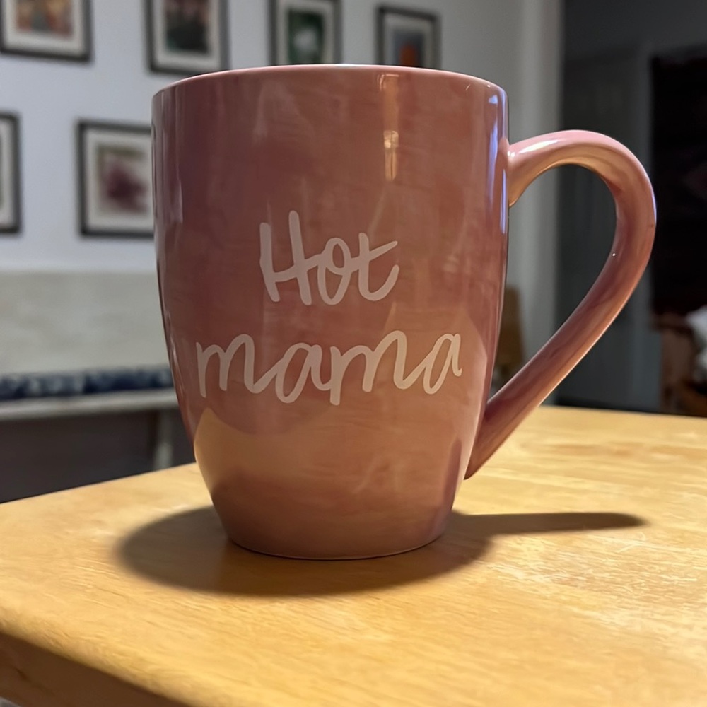 Mom Life Hot Mama Pink Large 20 oz Ceramic Coffee Mug Tea Cup, Pink. EUC.